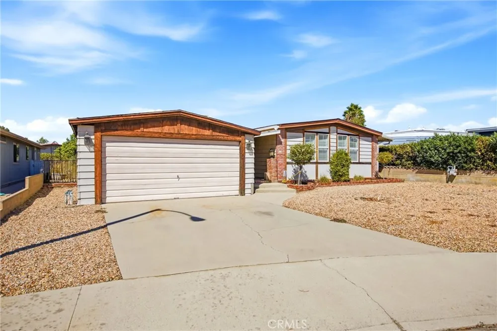 2860 Basswood Court Hemet, CA 92545