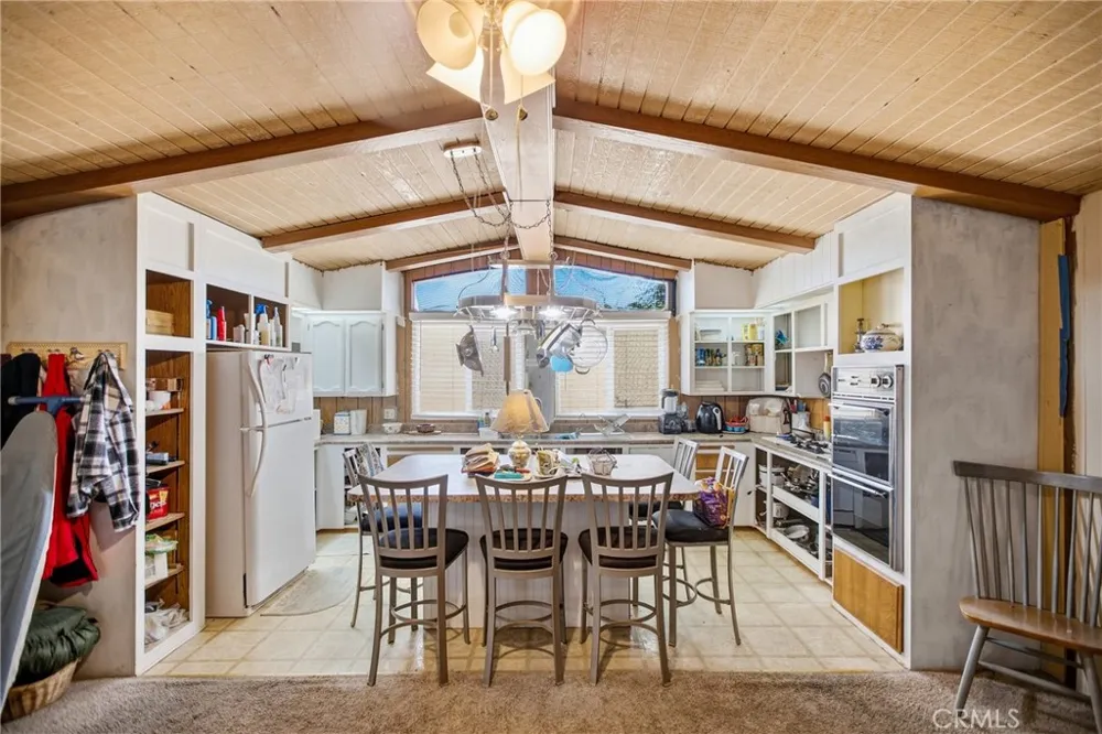 2860 Basswood Court Hemet, CA 92545