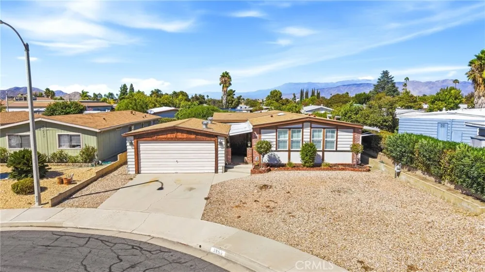 2860 Basswood Court Hemet, CA 92545