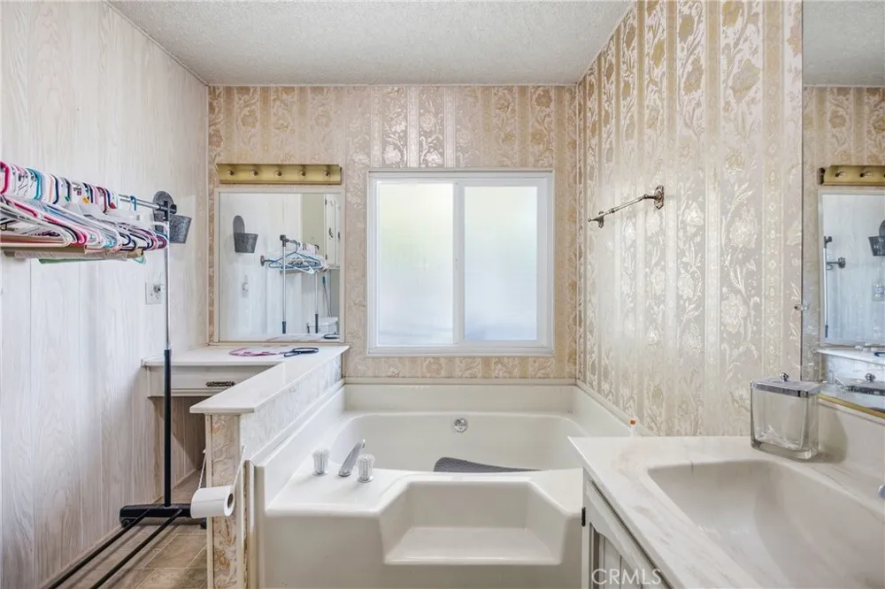 2860 Basswood Court Hemet, CA 92545
