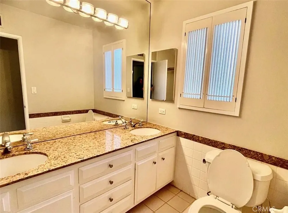 16972 Oak View Drive Encino, CA 91436