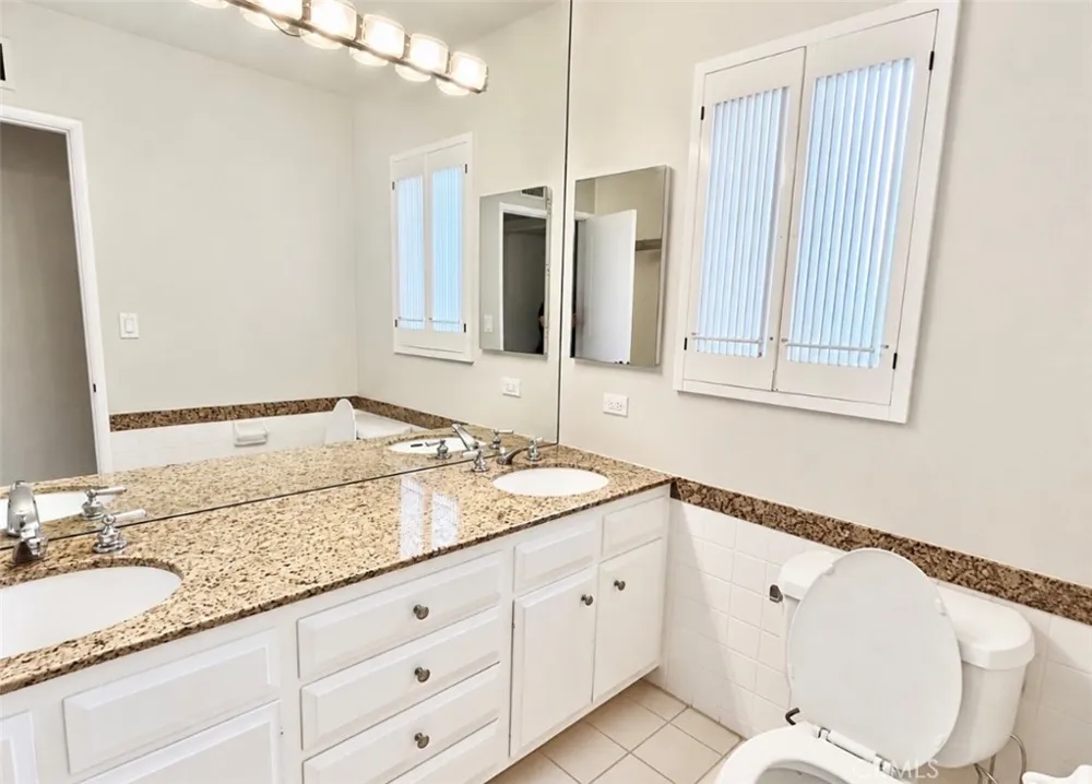 16972 Oak View Drive Encino, CA 91436