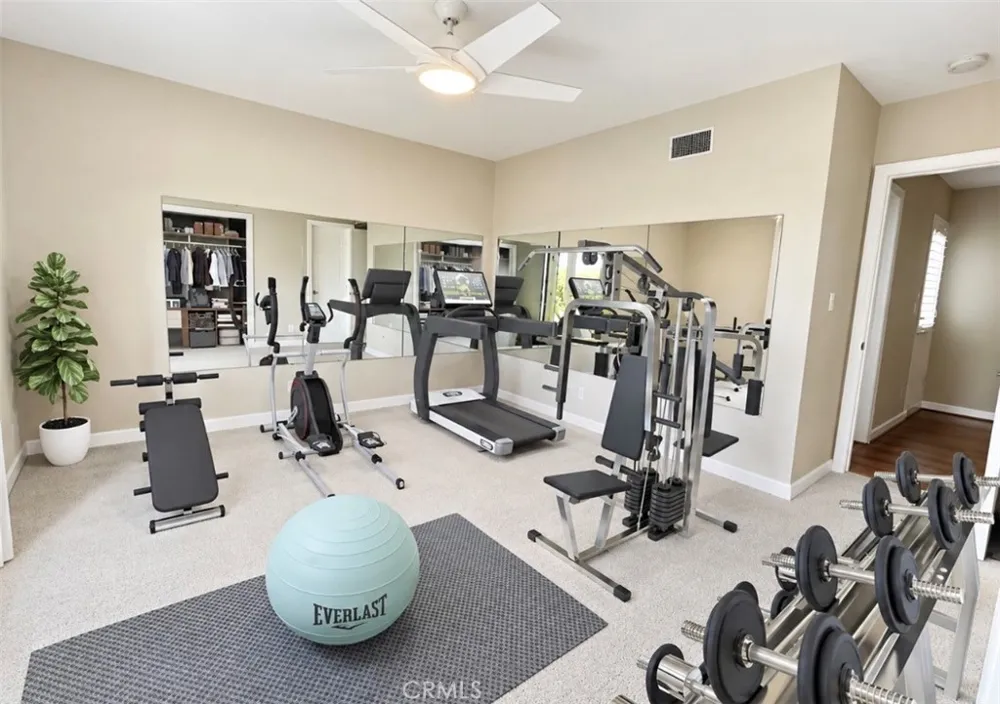 16972 Oak View Drive Encino, CA 91436
