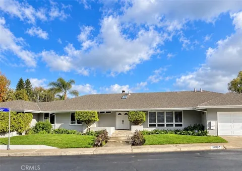 16972 Oak View Drive