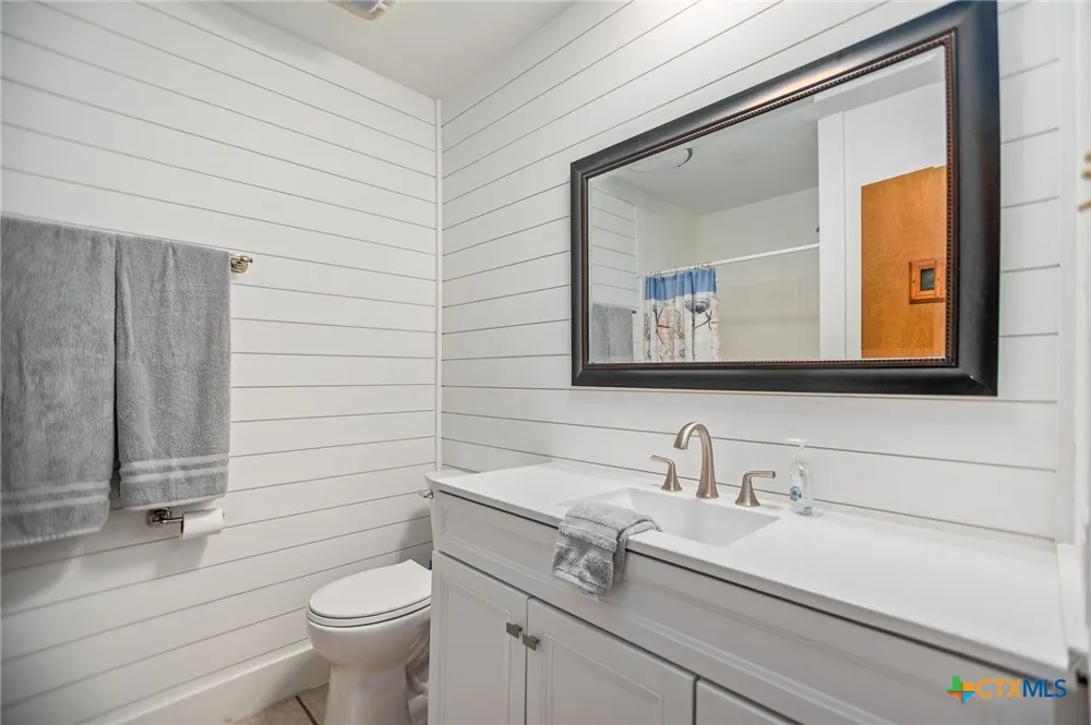 464 15th Street Port O'Connor, TX 77982