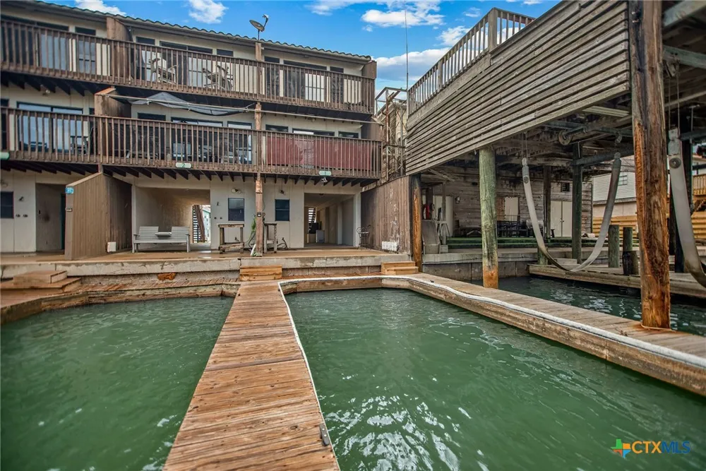 464 15th Street Port O'Connor, TX 77982