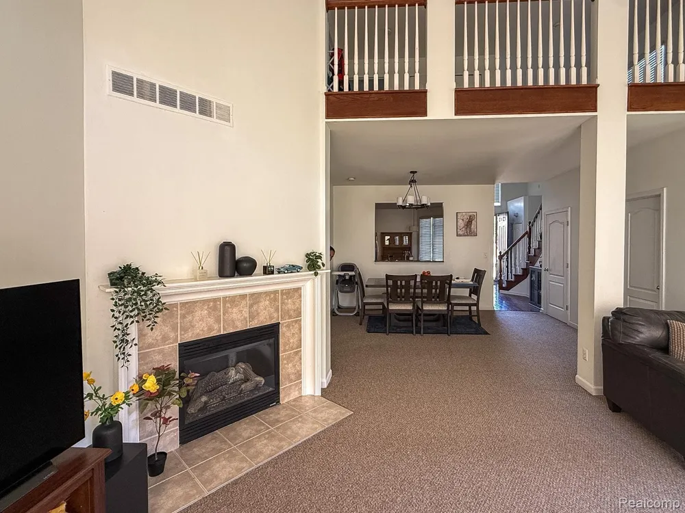 1038 Lorenzo Court Troy City, MI 48085