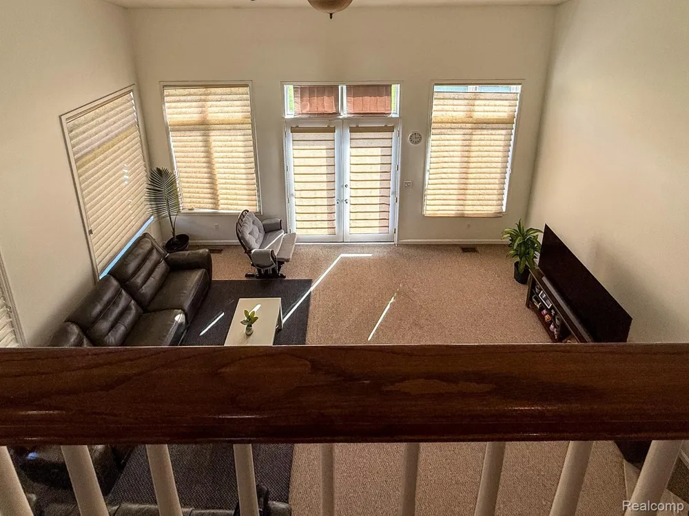 1038 Lorenzo Court Troy City, MI 48085
