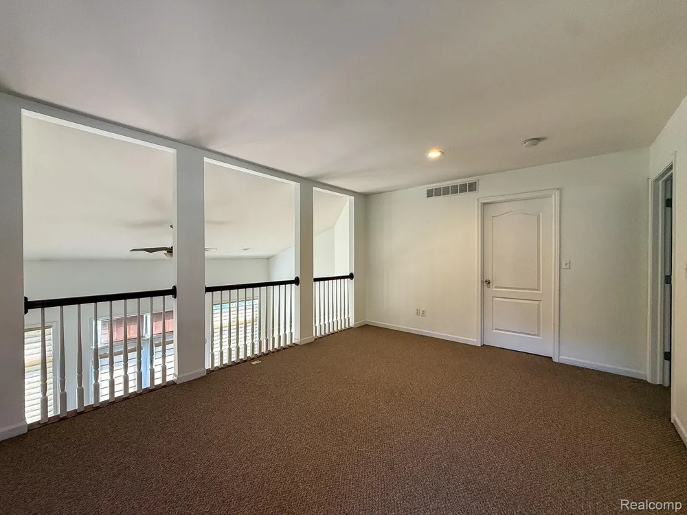 1038 Lorenzo Court Troy City, MI 48085