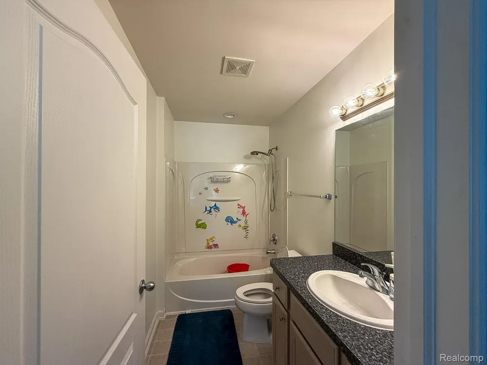 1038 Lorenzo Court Troy City, MI 48085