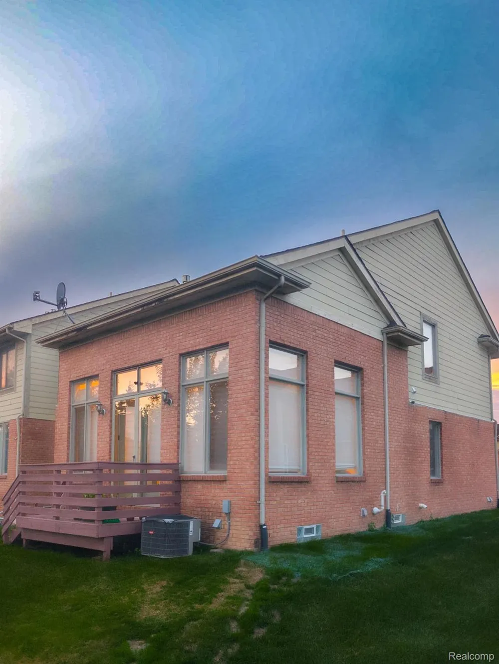 1038 Lorenzo Court Troy City, MI 48085
