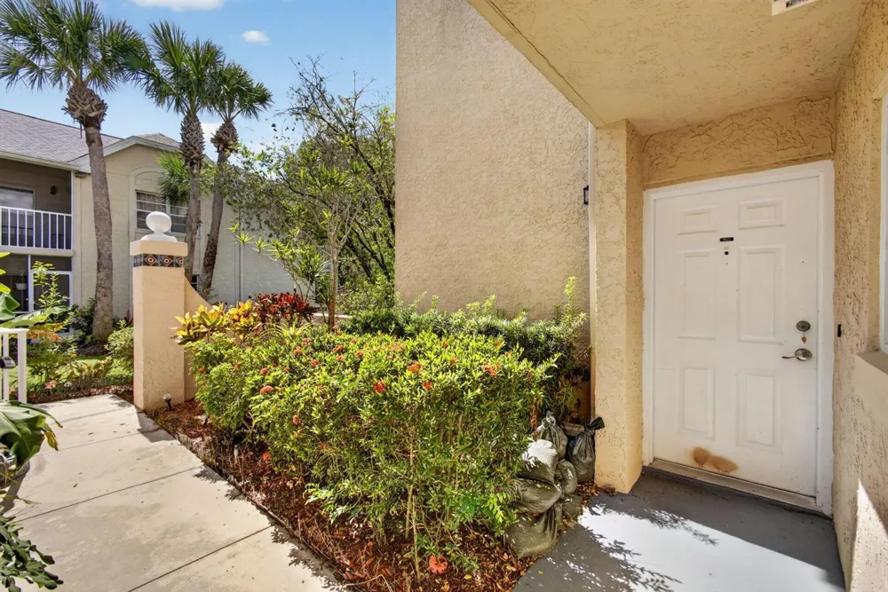 1628 SE Green Acres Circle Port St. Lucie, FL 34952