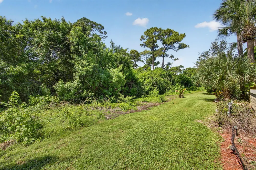 1628 SE Green Acres Circle Port St. Lucie, FL 34952
