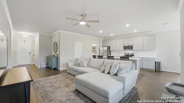 266 ROLLING HLS New Braunfels, TX 78130