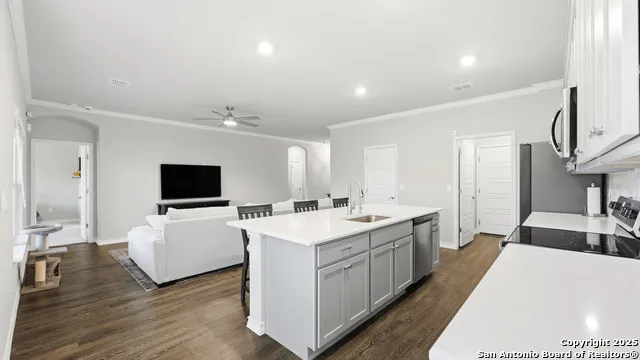 266 ROLLING HLS New Braunfels, TX 78130