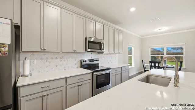 266 ROLLING HLS New Braunfels, TX 78130