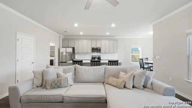 266 ROLLING HLS New Braunfels, TX 78130