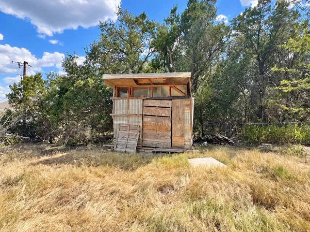 1435 Hillcrest Forest Canyon Lake, TX 78133
