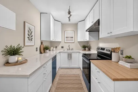 2601 Bellefontaine Street #B110
