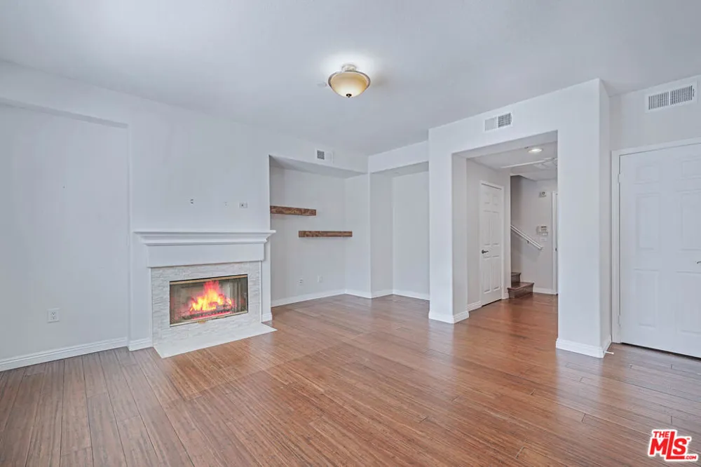 13080 Pacific Promenade #111 Playa Vista, CA 90094