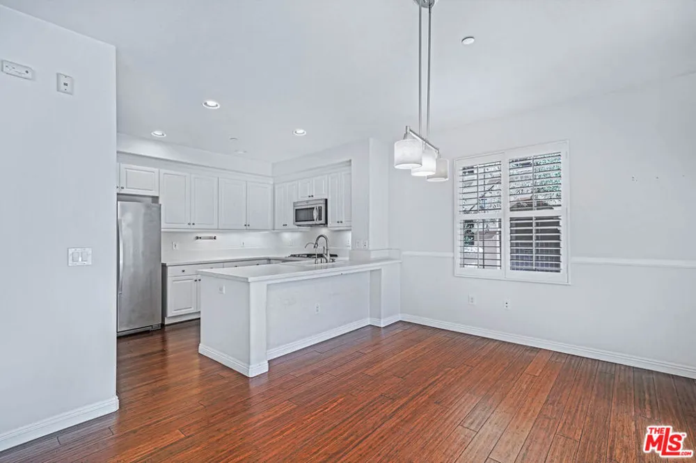 13080 Pacific Promenade #111 Playa Vista, CA 90094