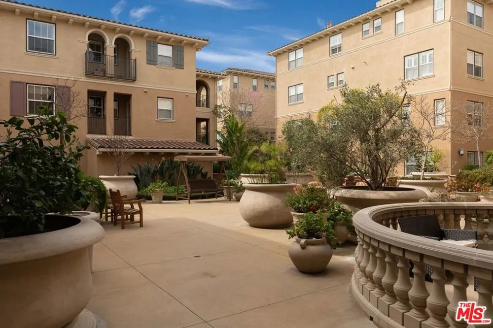 13080 Pacific Promenade #111 Playa Vista, CA 90094