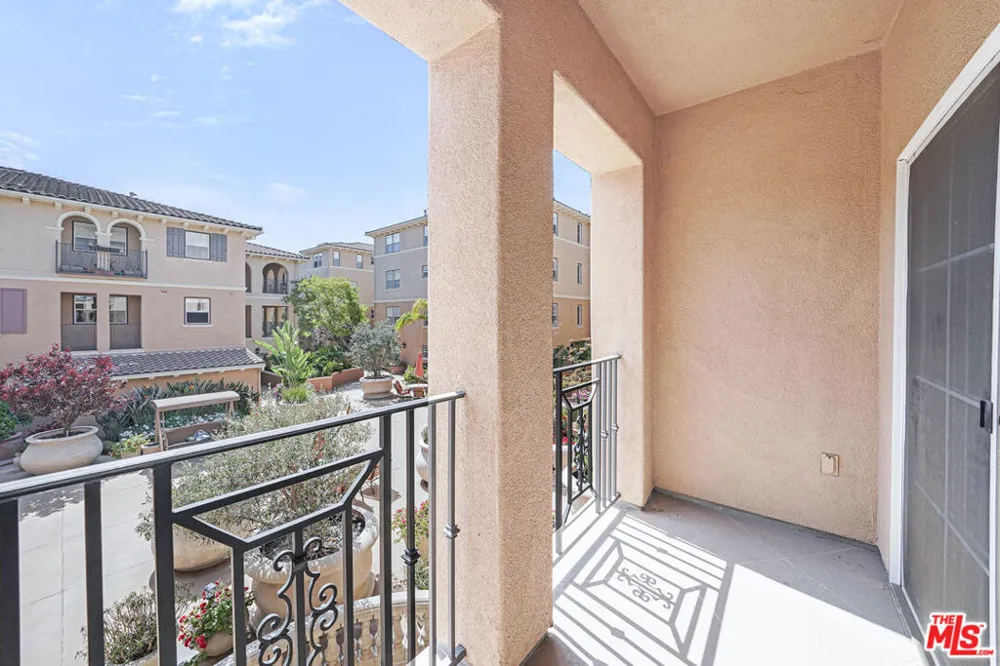 13080 Pacific Promenade #111 Playa Vista, CA 90094