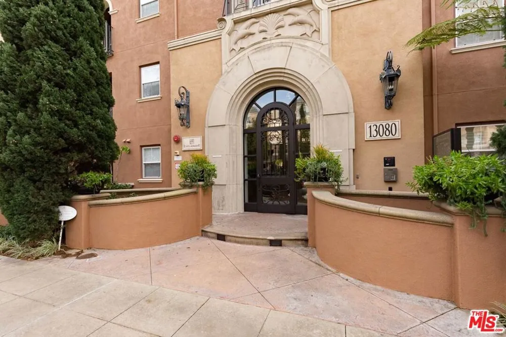 13080 Pacific Promenade #111 Playa Vista, CA 90094