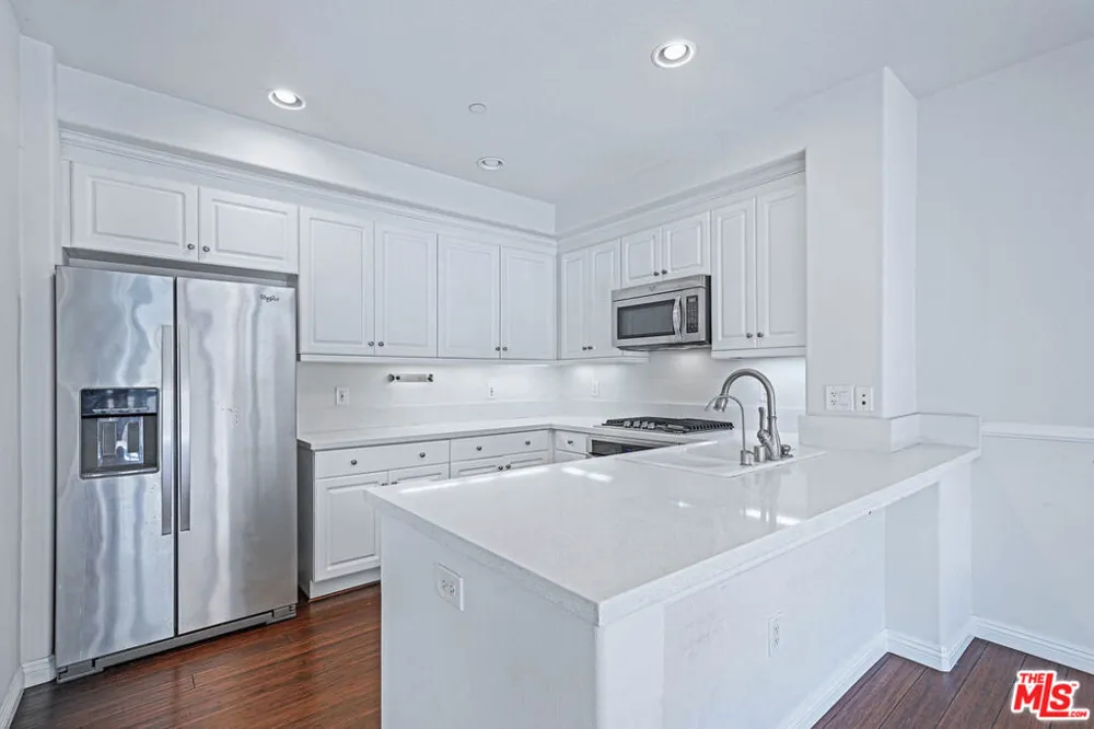 13080 Pacific Promenade #111 Playa Vista, CA 90094