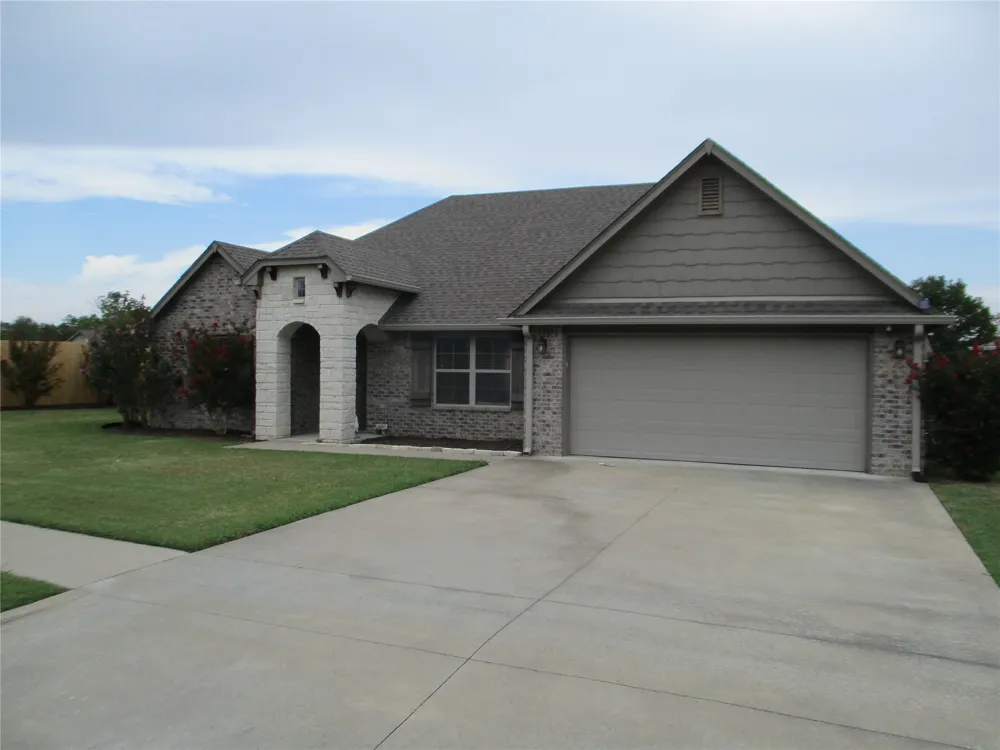 1008 Midway Road Claremore, OK 74019