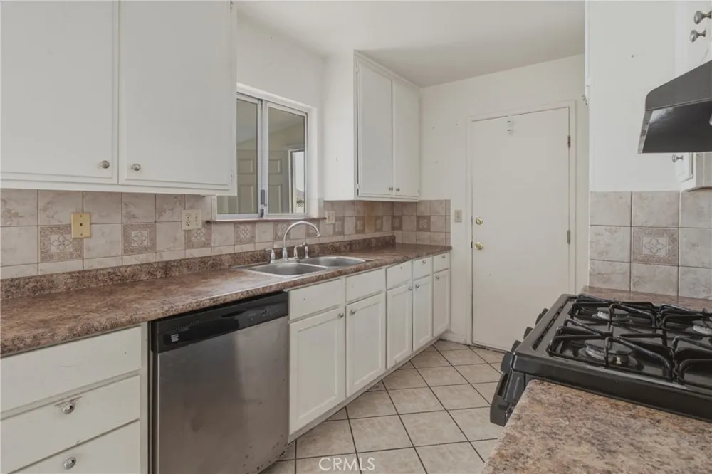 621 Brian Hemet, CA 92544
