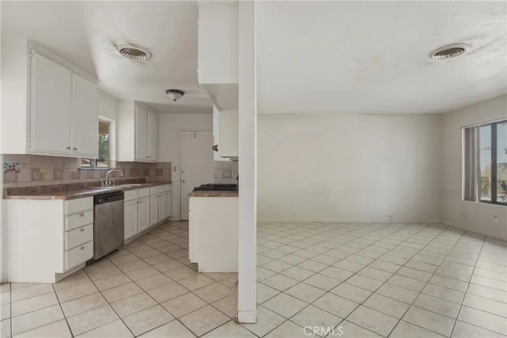 621 Brian Hemet, CA 92544