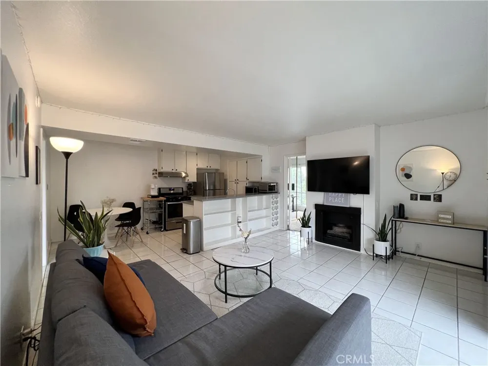 2847 S Fairview Santa Ana, CA 92704