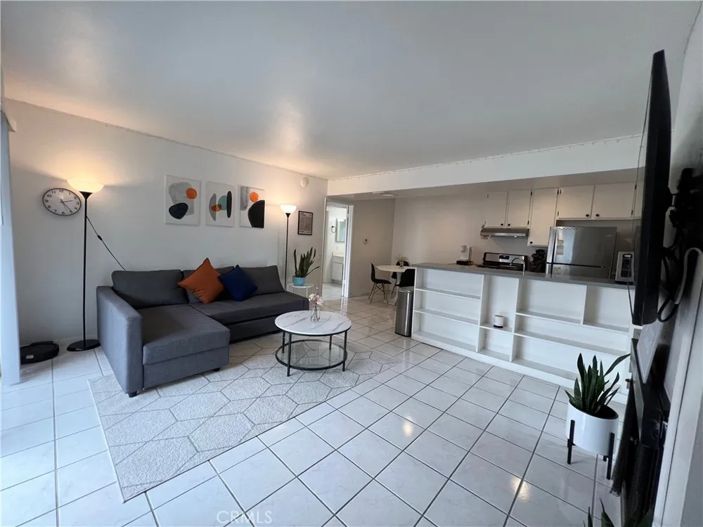 2847 S Fairview Santa Ana, CA 92704