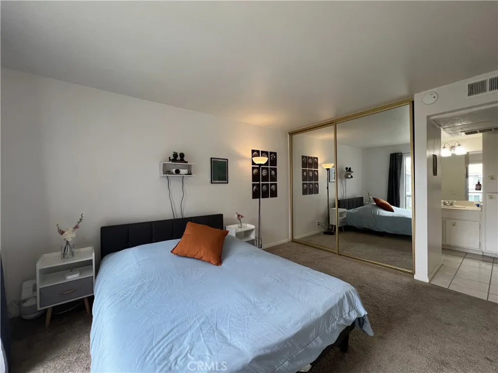 2847 S Fairview Santa Ana, CA 92704