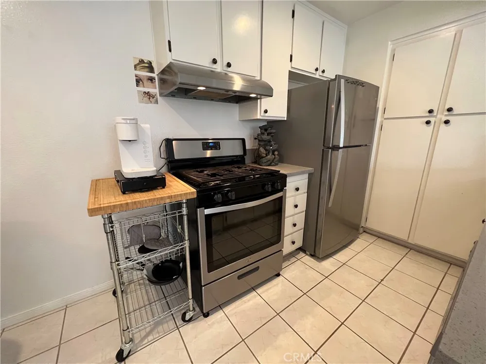 2847 S Fairview Santa Ana, CA 92704