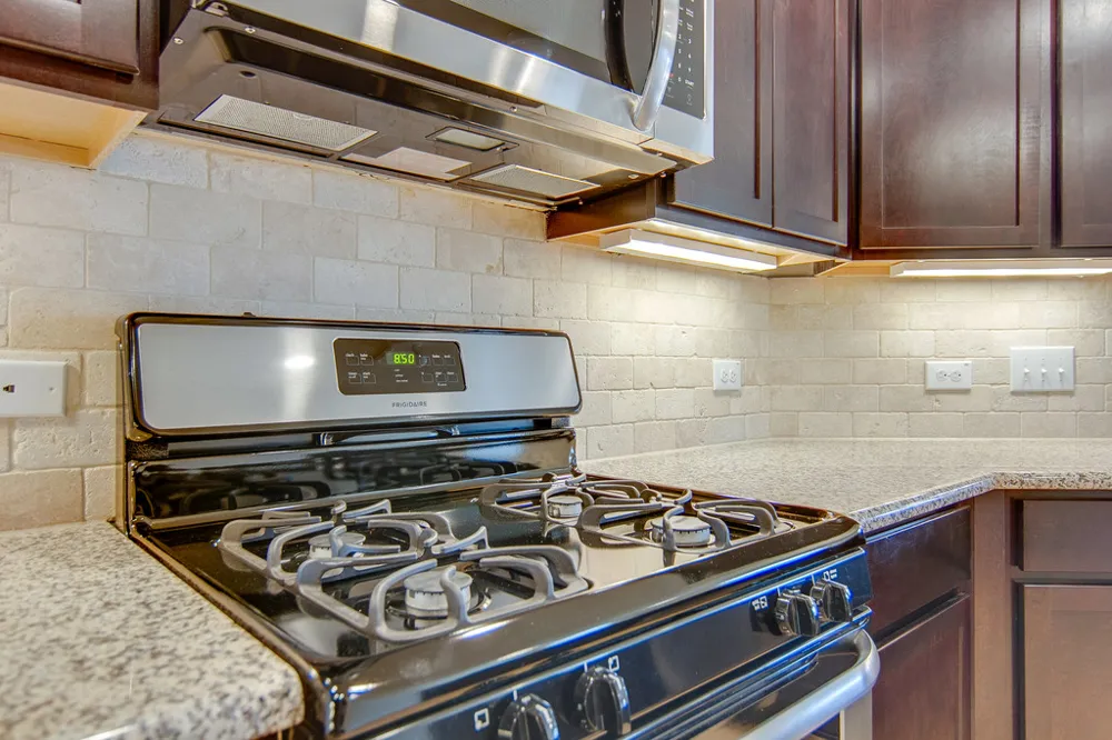 304 Chalk Knob Manor Leander, TX 78641