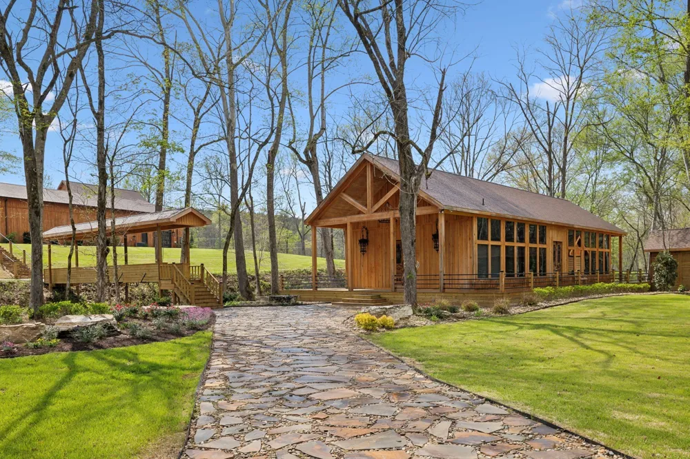 3105 Coy Hill Rd Olivehill, TN 38475