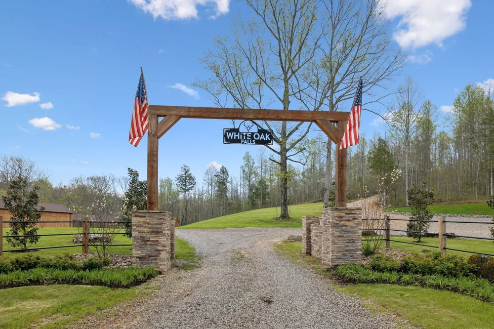 3105 Coy Hill Rd Olivehill, TN 38475
