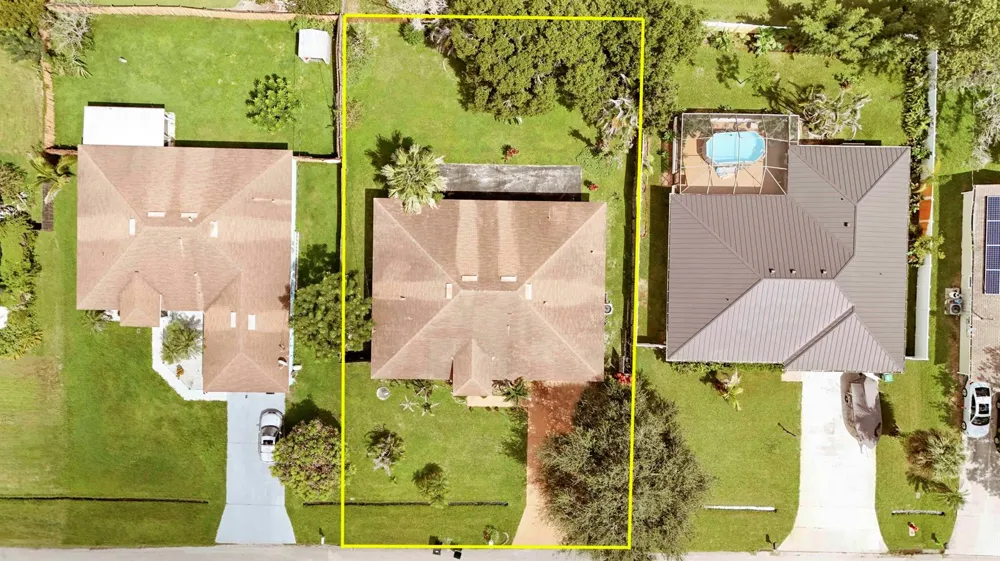 825 SE Cavern Avenue Port St. Lucie, FL 34983