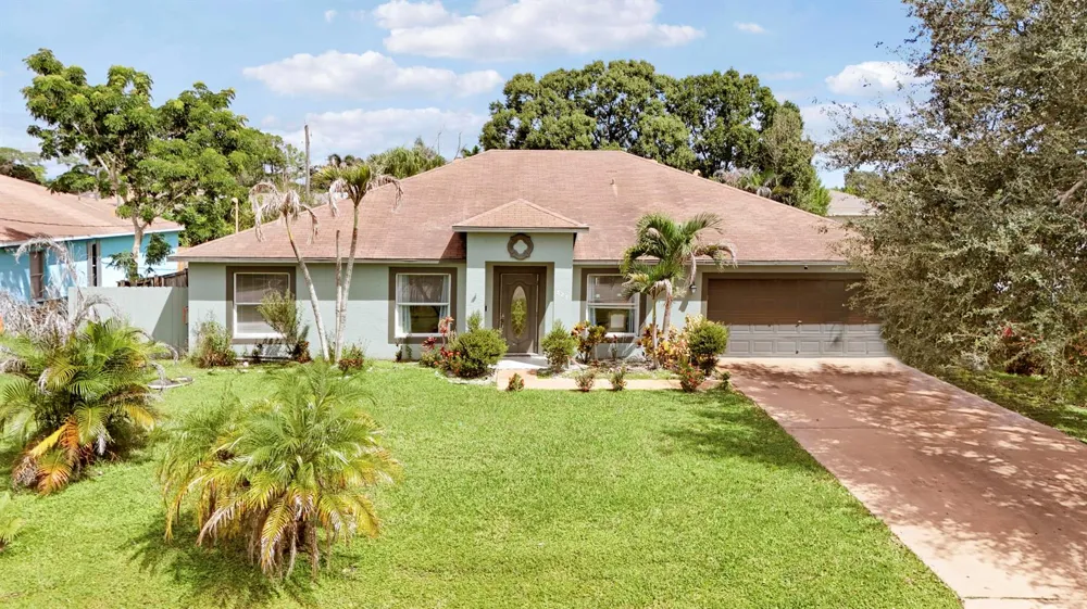 825 SE Cavern Avenue Port St. Lucie, FL 34983