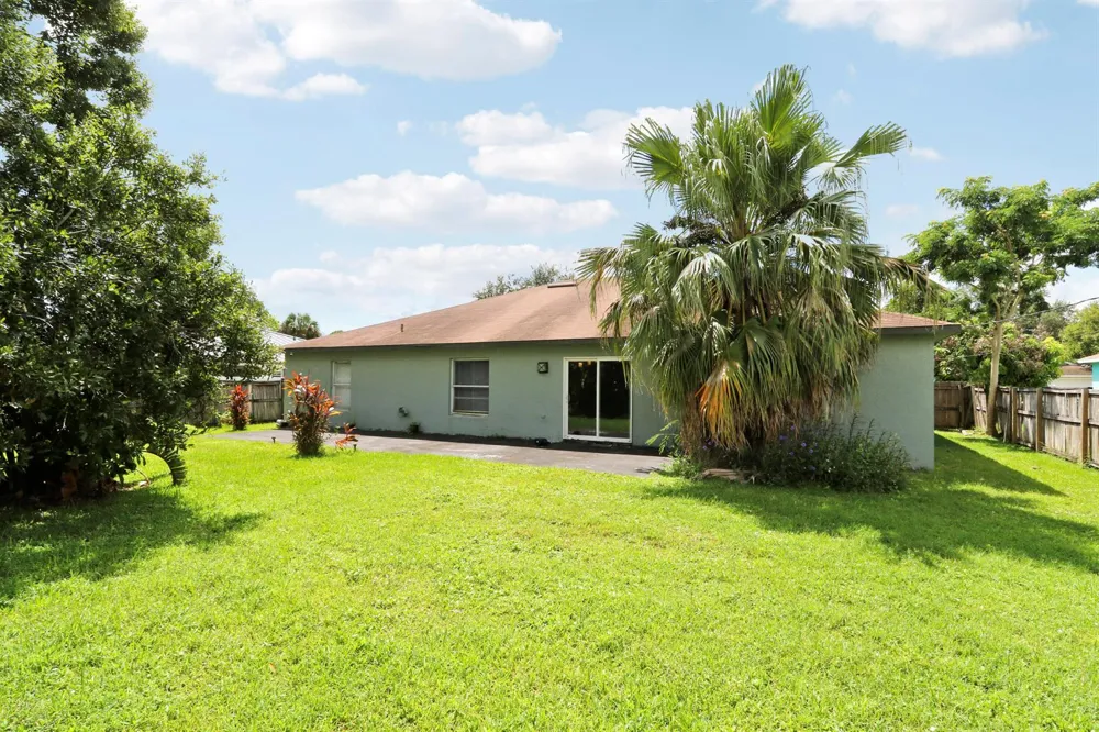 825 SE Cavern Avenue Port St. Lucie, FL 34983