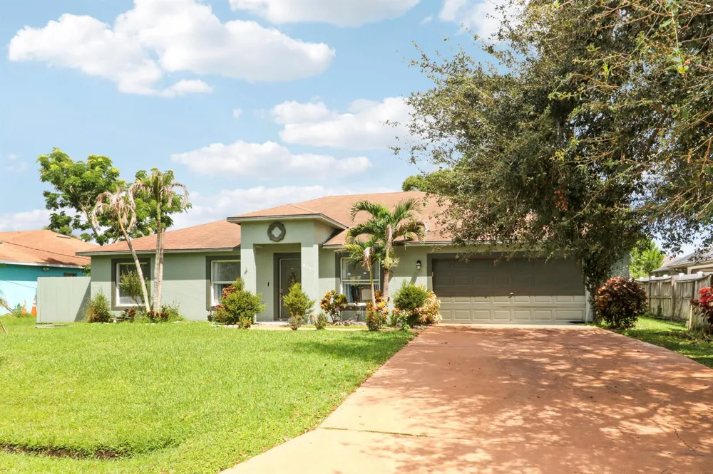 825 SE Cavern Avenue Port St. Lucie, FL 34983