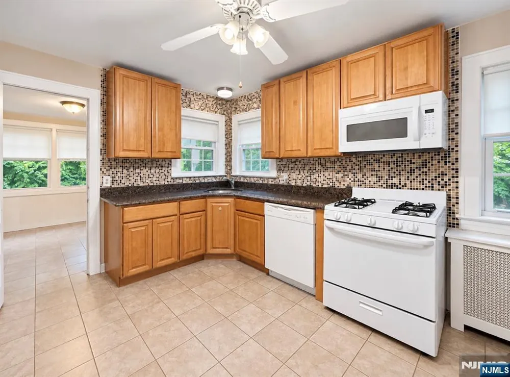 98 Farview Avenue 1 Paramus, NJ 07652