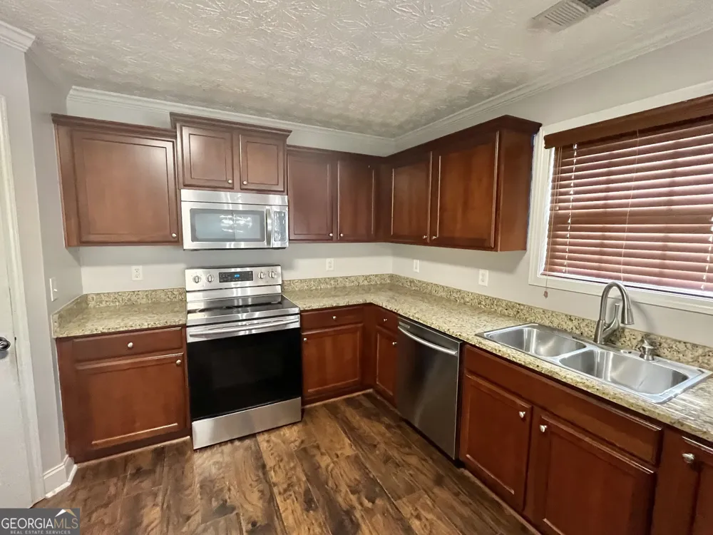 1154 Folkstone DR McDonough, GA 30253