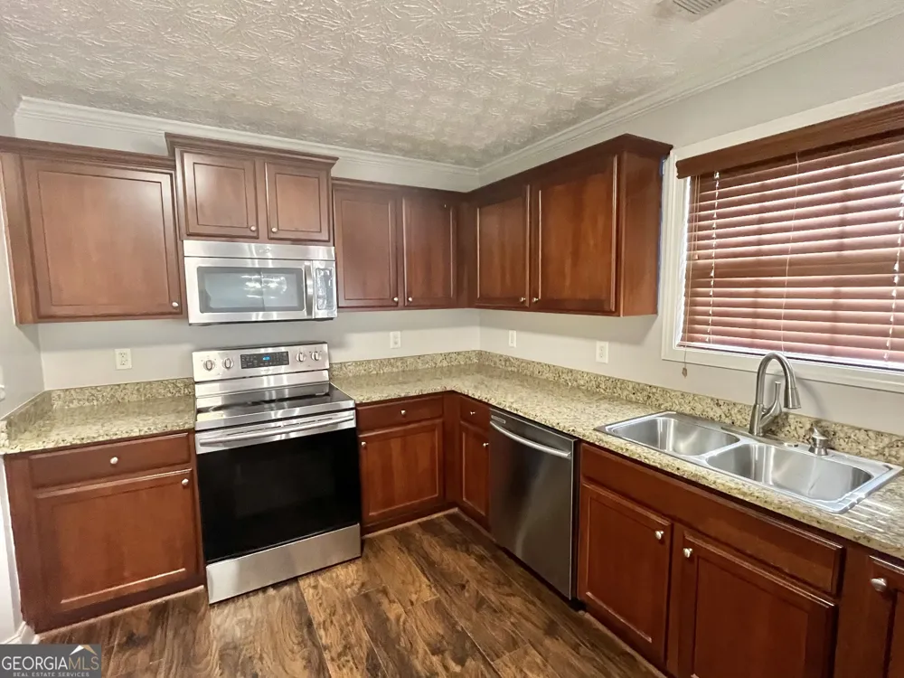 1154 Folkstone DR McDonough, GA 30253