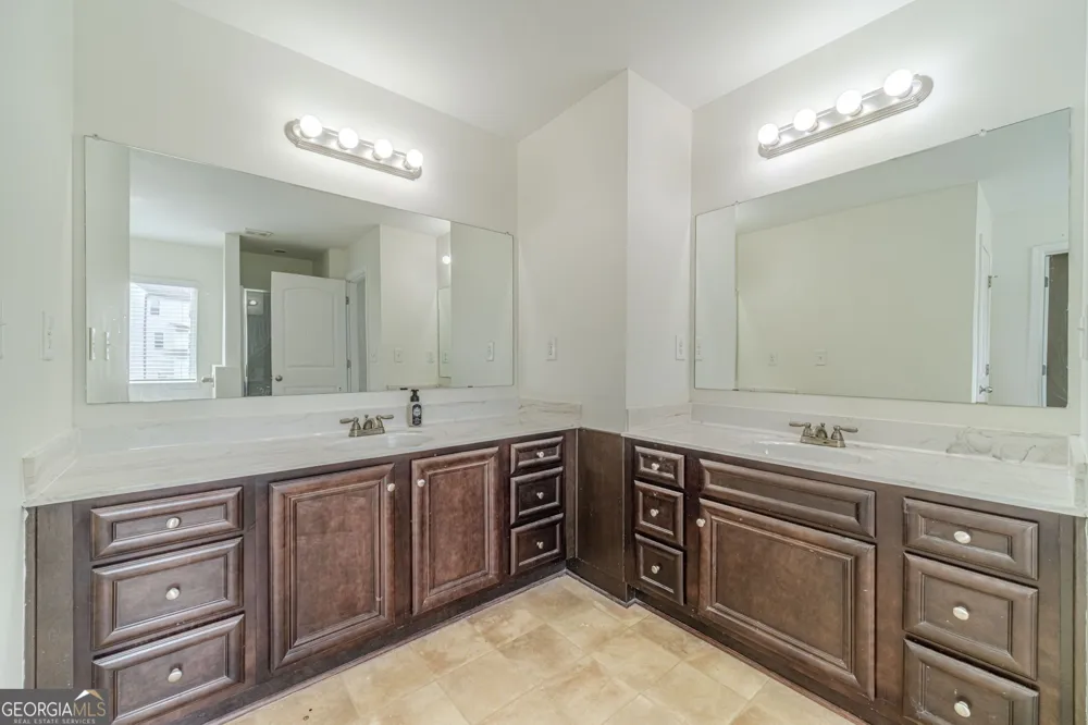 1102 Bald Eagle TRCE Hoschton, GA 30548