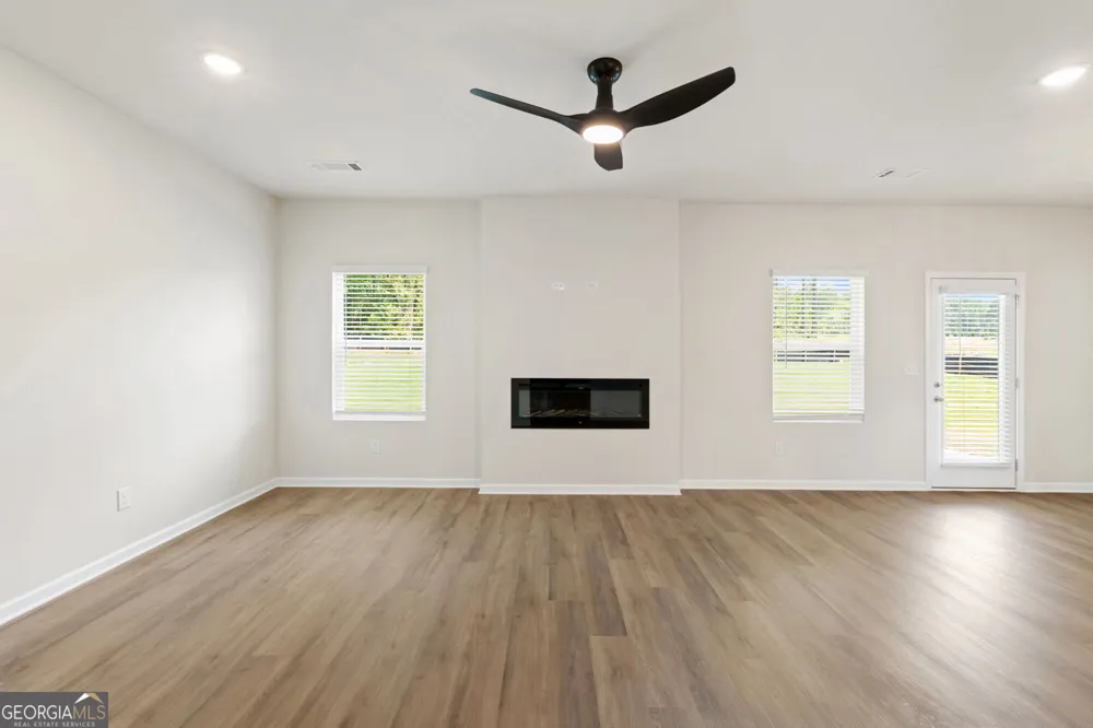 1179 DICKENS RD Greensboro, GA 30642
