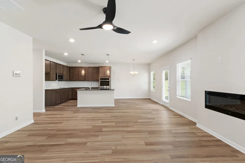 1189 DICKENS RD Greensboro, GA 30642