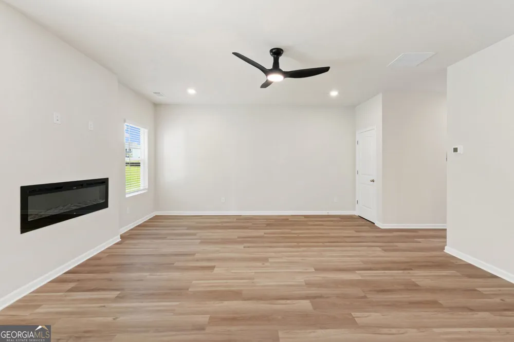 1189 DICKENS RD Greensboro, GA 30642